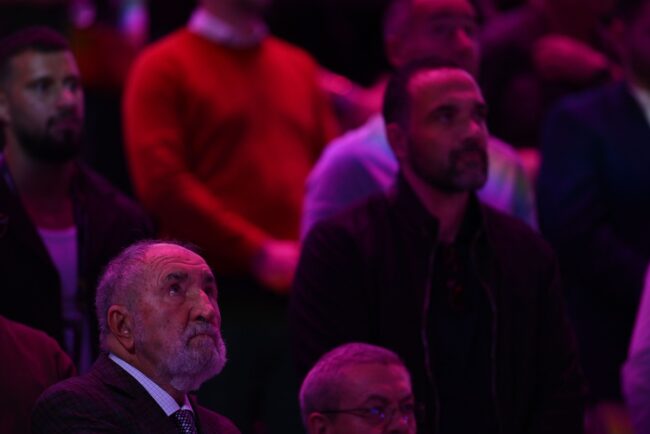 a-vazut-cecul-pe-care-l-a-incasat-omul-de-100000.000-de-euro-pe-an-al-lui-ion-tiriac-si-a-rabufnit