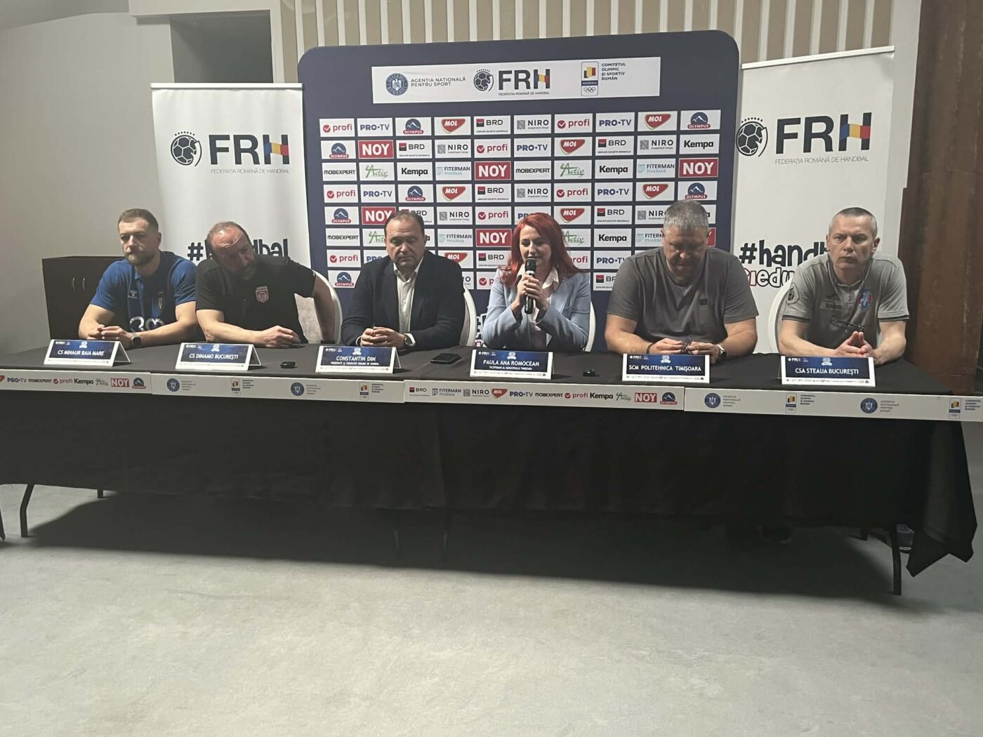 turneul-final-four-al-cupei-romaniei-la-handbal-masculin-de-la-timisoara,-departe-de-sold-out-cu-o-zi-inainte-de-semifinale.-ce-spune-constantin-din