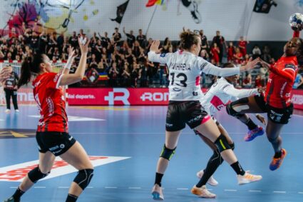 csm-bucuresti-si-gloria-bistrita-au-pierdut-in-play-off-ul-ligii-campionilor-la-cate-un-gol!-calificarea-in-final-four-se-joaca-saptamana-viitoare