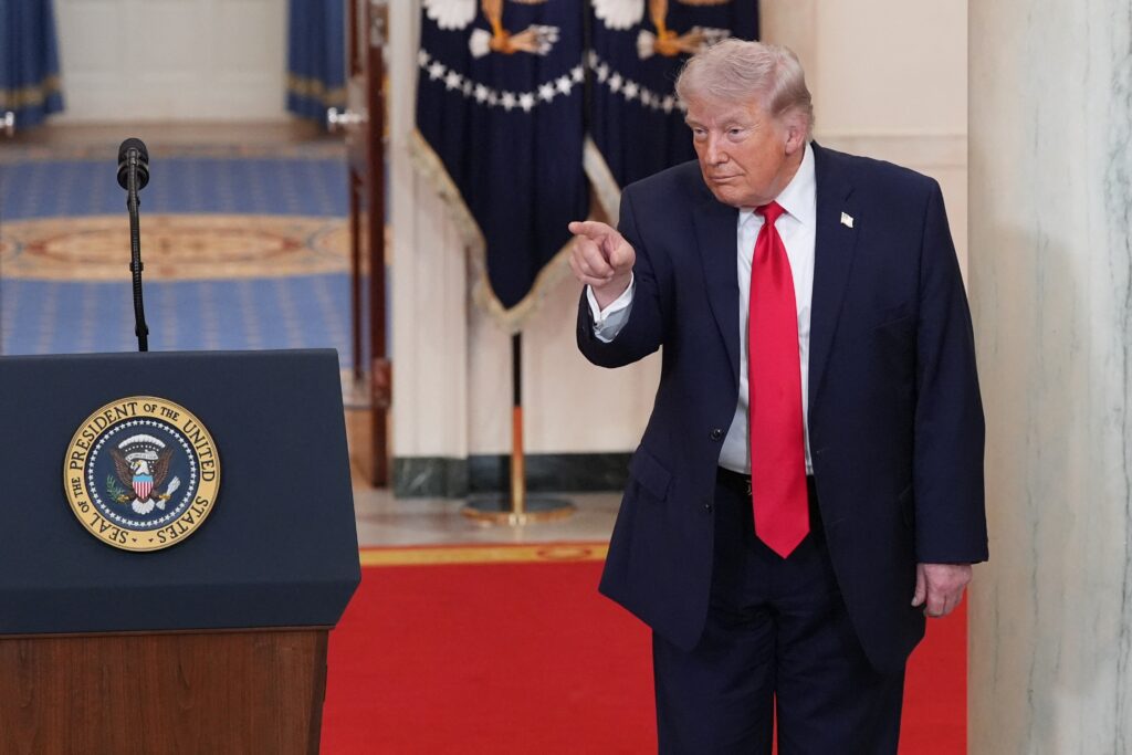 constructia-salii-de-bal-a-lui-trump-de-la-casa-alba-poate-fi-reluata-integral,-a-decis-curtea-de-apel
