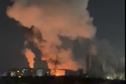 incendiu-de-proportii-la-cet-vest-in-bucuresti.-pompierii-intervin-cu-10-autospeciale