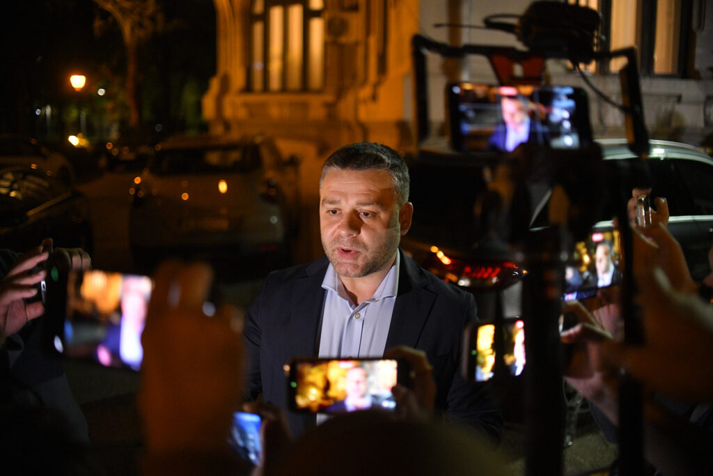 ciucu,-declaratii-la-sediul-pnl:-noi-ne-putem-asuma,-inclusiv,-un-guvern-minoritar-/-variantele-pnl-in-cazul-motiunii-de-cenzura