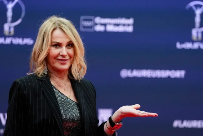 nadia-comaneci-a-plans-in-fata-lumii-intregi.-discurs-in-lacrimi-la-gala-laureus