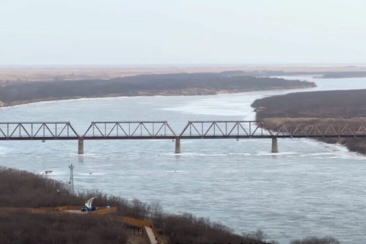 rusia-si-coreea-de-nord-inaugureaza-primul-lor-pod-rutier:-circulatia-va-fi-deschisa-in-aceasta-vara