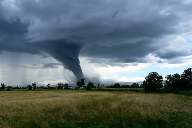 tornada-atipica-in-judetul-mures.-avertizarea-transmisa-de-meteorologi:-ne-apropiem-de-sezonul-furtunilor-de-vara