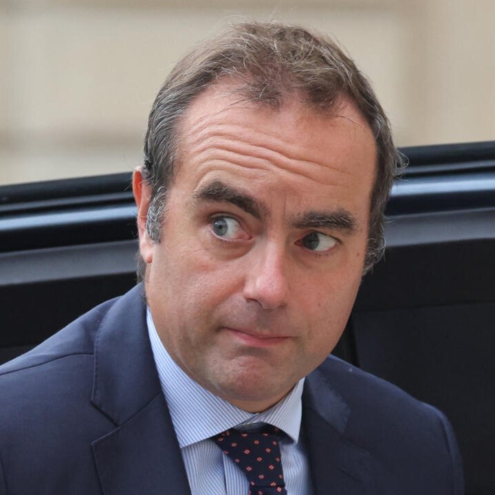ministri-cu-averi-de-milioane,-diamante-si-conturi-pe-minus:-contrastele-din-executivul-francez