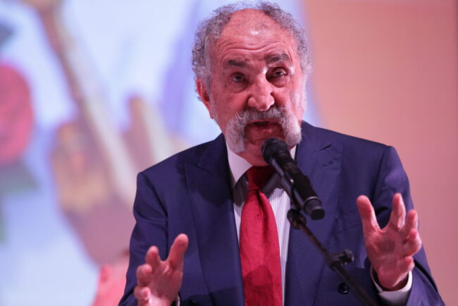 ion-tiriac-a-rabufnit:-noi-avem-un-presedinte-idiot.-i-am-dat-3-ani-sa-intre-in-faliment