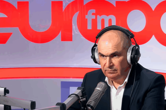 bolojan-promite-magie.-taie-sporurile-bugetarilor-fara-sa-le-taie-veniturile