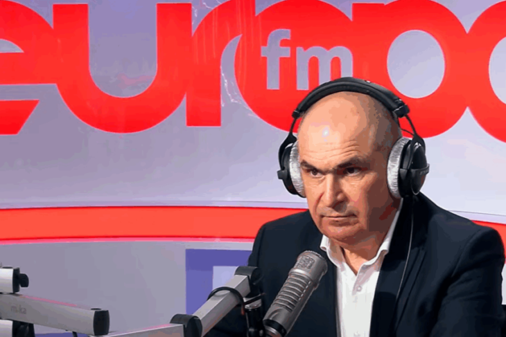 bolojan-promite-magie.-taie-sporurile-bugetarilor-fara-sa-le-taie-veniturile