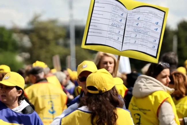 sindicatele-din-educatie-ameninta-cu-proteste,-noua-lege-a-salarizarii-starneste-revolta:-presedintele-nicusor-dan-alege-tacerea-complice