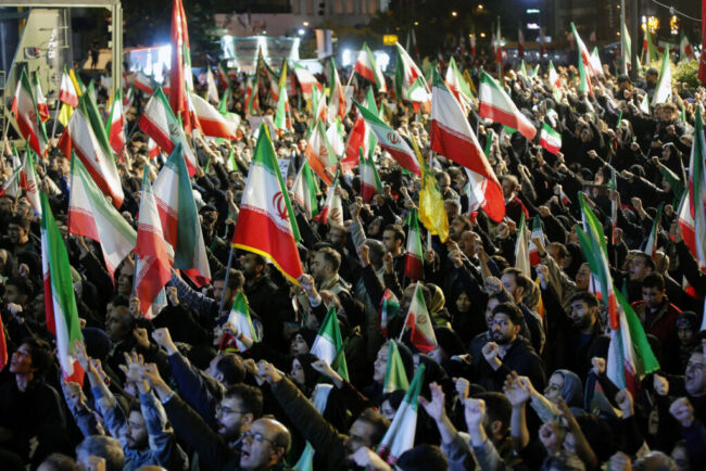 cine-conduce-cu-adevarat-iranul-acum