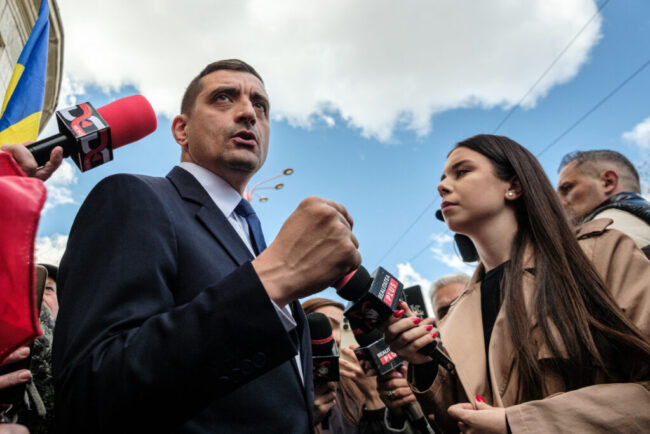 george-simion,-taxat-aspru-de-o-femeie-cu-dizabilitati,-dupa-atacul-la-adresa-lui-nicusor-dan