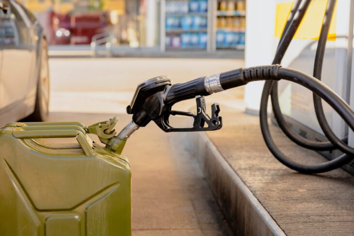 uniunea-europeana-spune-ca-e-de-ajuns-si-vrea-sa-promoveze-e20:-benzina-care-promite-sa-reduca-preturile-la-combustibili