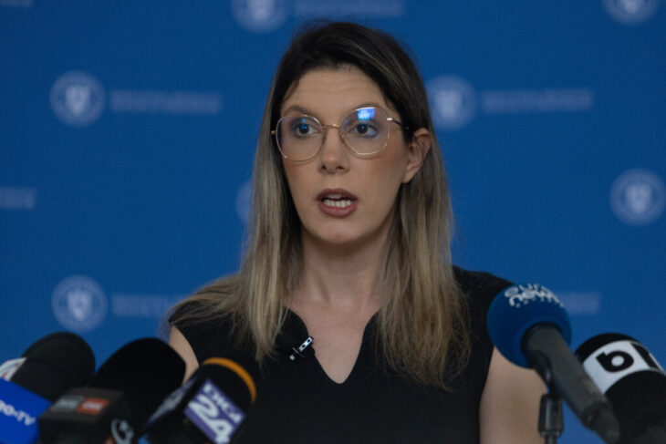 diana-buzoianu:tevi-care-deverseaza-in-mare-si-statii-gpl-ingropate-in-nisip-trag-in-jos-turismul-romanesc
