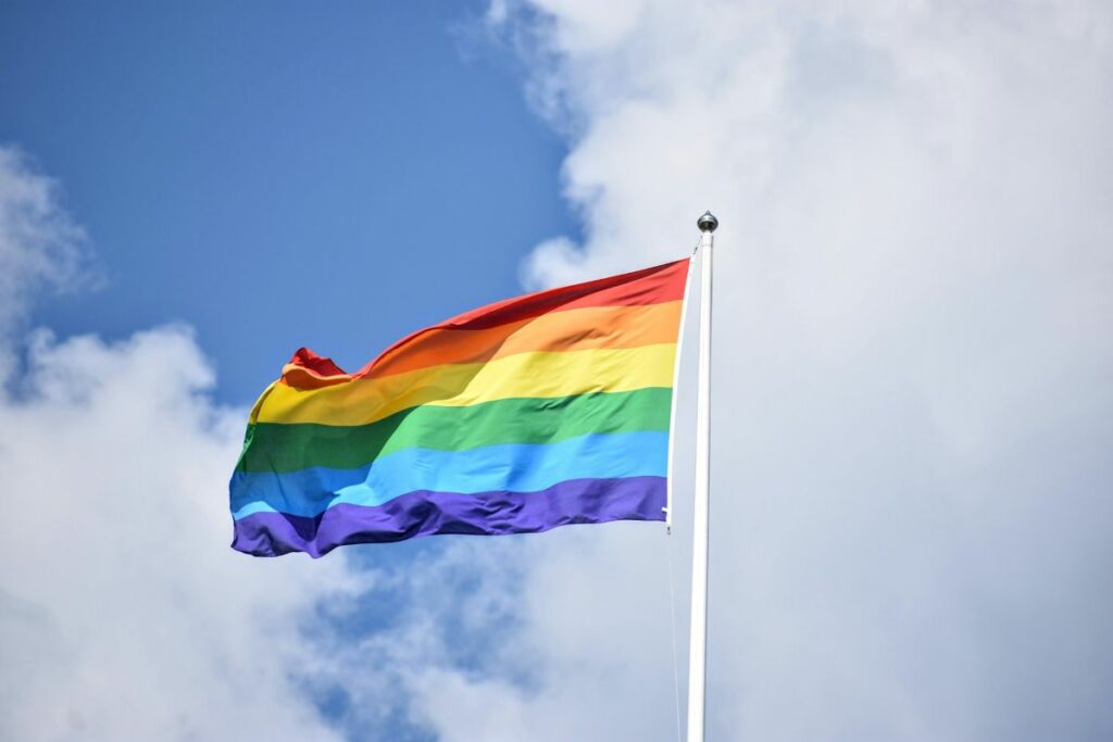 protest-la-varsovia:-comunitatea-lgbt-cere-recunoasterea-casatoriilor-intre-persoane-de-acelasi-sex