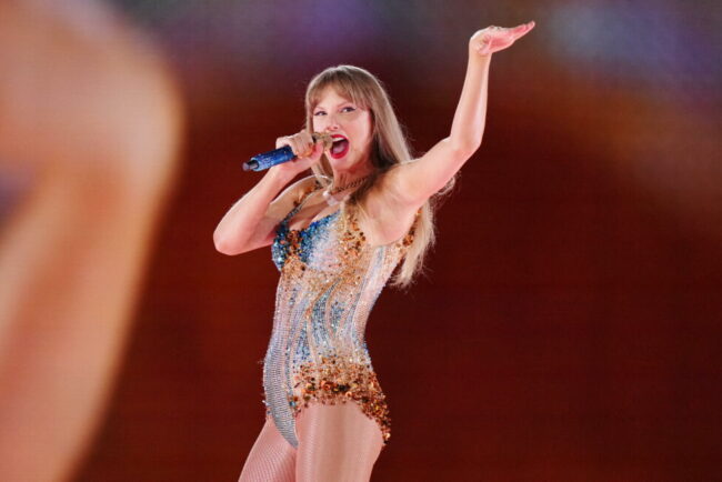 ai-vs-artisti:-taylor-swift-isi-protejeaza-vocea-in-fata-deepfake-urilor