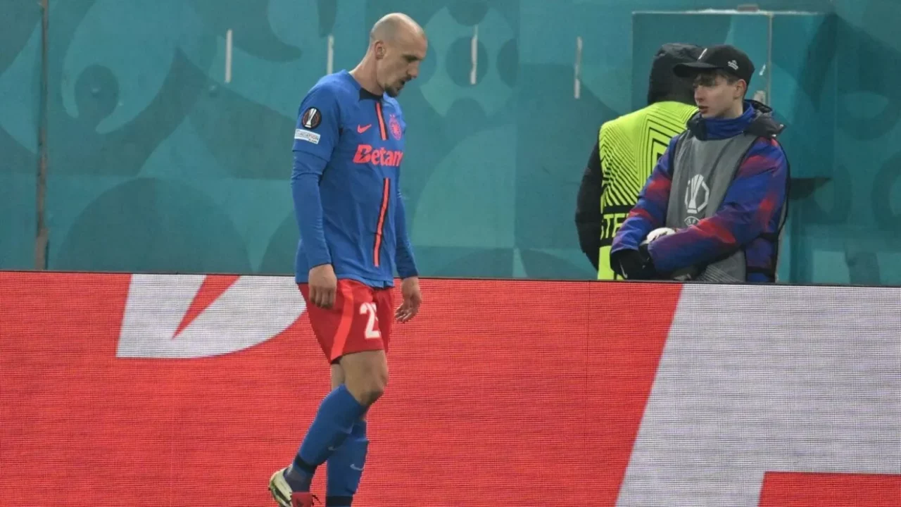 ce-a-facut-vlad-chiriches-dupa-ce-gigi-becali-l-a-umilit,-aratandu-i-usa-de-la-fcsb.-ciprian-tatarusanu-i-a-fost-alaturi