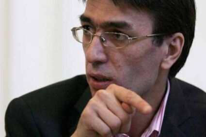toni-neacsu:-bolojan-prefera-sa-arunce-tara-in-haos-si-sa-moara-de-gat-cu-tot-cu-stabilitatea