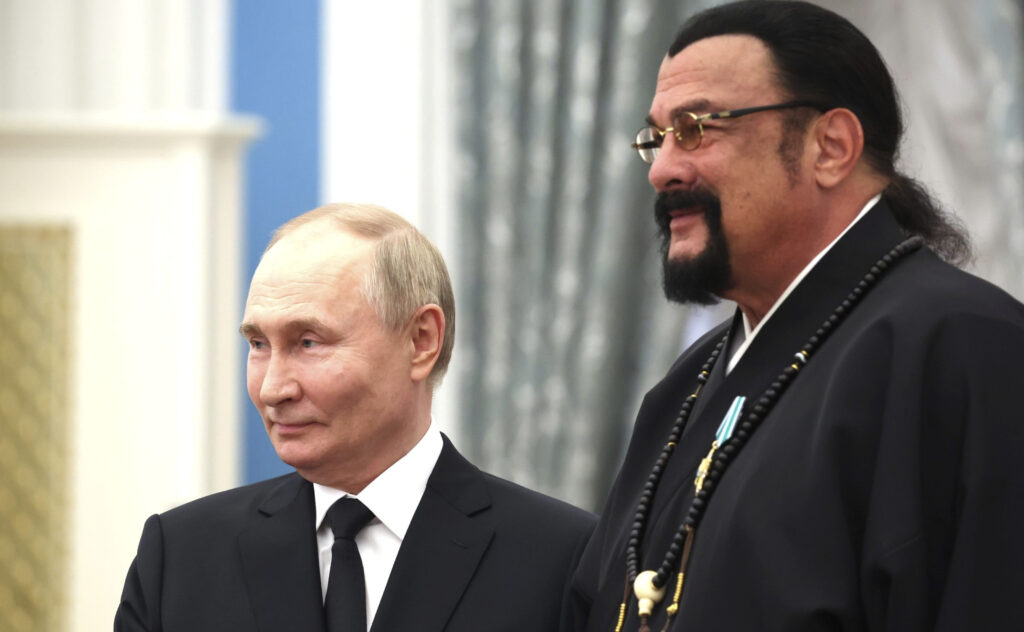 ucraina-a-destructurat-o-retea-care-furniza-arme-lui-steven-seagal-si-altor-personalitati-pro-ruse
