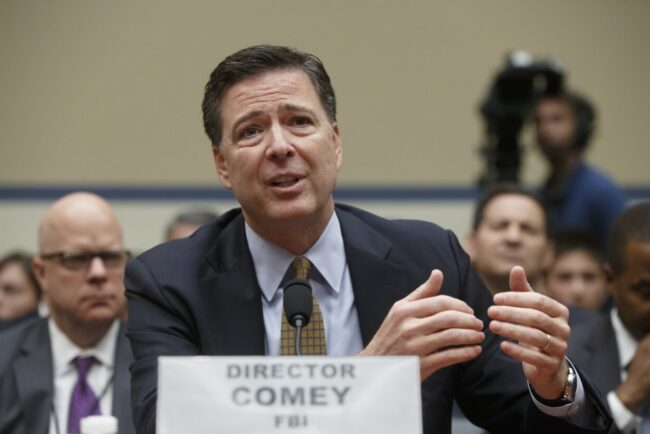 james-comey,-fostul-director-al-fbi-care-anchetase-o-presupusa-imixtiune-ruseasca-in-alegerile-prezidentiale-din-sua,-inculpat-pentru-a-doua-oara