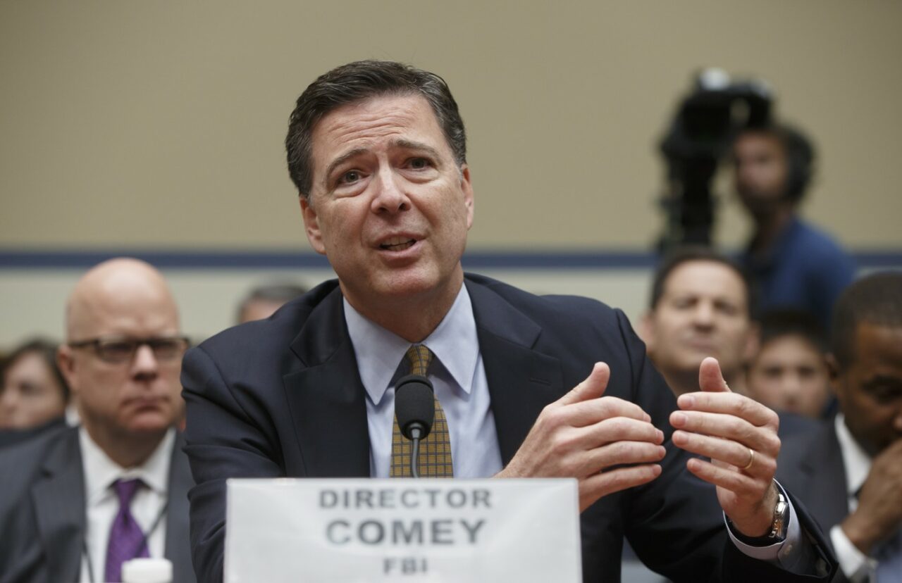 james-comey,-fostul-director-al-fbi-care-anchetase-o-presupusa-imixtiune-ruseasca-in-alegerile-prezidentiale-din-sua,-inculpat-pentru-a-doua-oara