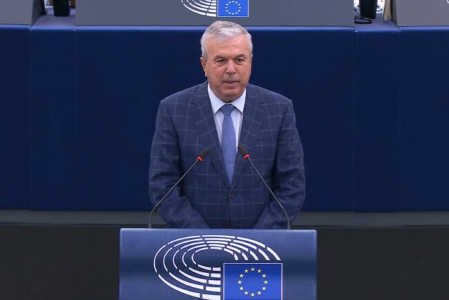 razboiul-politic-din-romania-se-muta-in-parlamentul-european.-un-europarlamentar-roman-a-criticat-un-lider-european