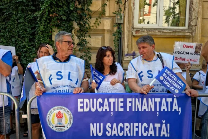 protest-in-fata-ministerului-educatiei.-sindicalistii-din-invatamant-au-iesit-in-strada,-ce-nemultumiri-au