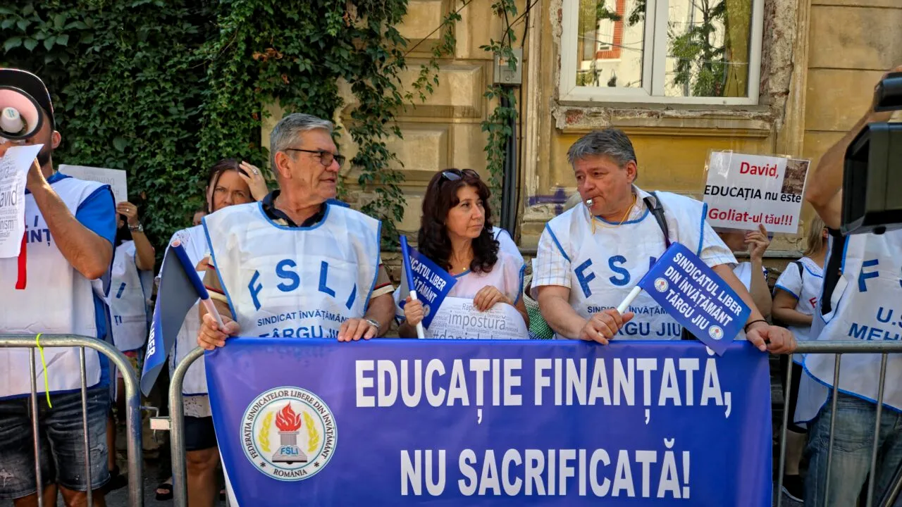protest-in-fata-ministerului-educatiei.-sindicalistii-din-invatamant-au-iesit-in-strada,-ce-nemultumiri-au
