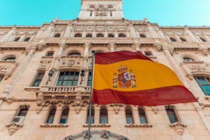 noua-generatie-de-spanioli-ar-putea-fi-mai-putin-toleranta-cu-romanii-si-alti-imigranti.-ce-dezvaluie-un-nou-raport