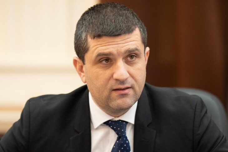 fostele-glorii-s-au-saturat-de-situatia-in-care-a-ajuns-steaua.-scrisoare-deschisa-pentru-ministrul-mapn