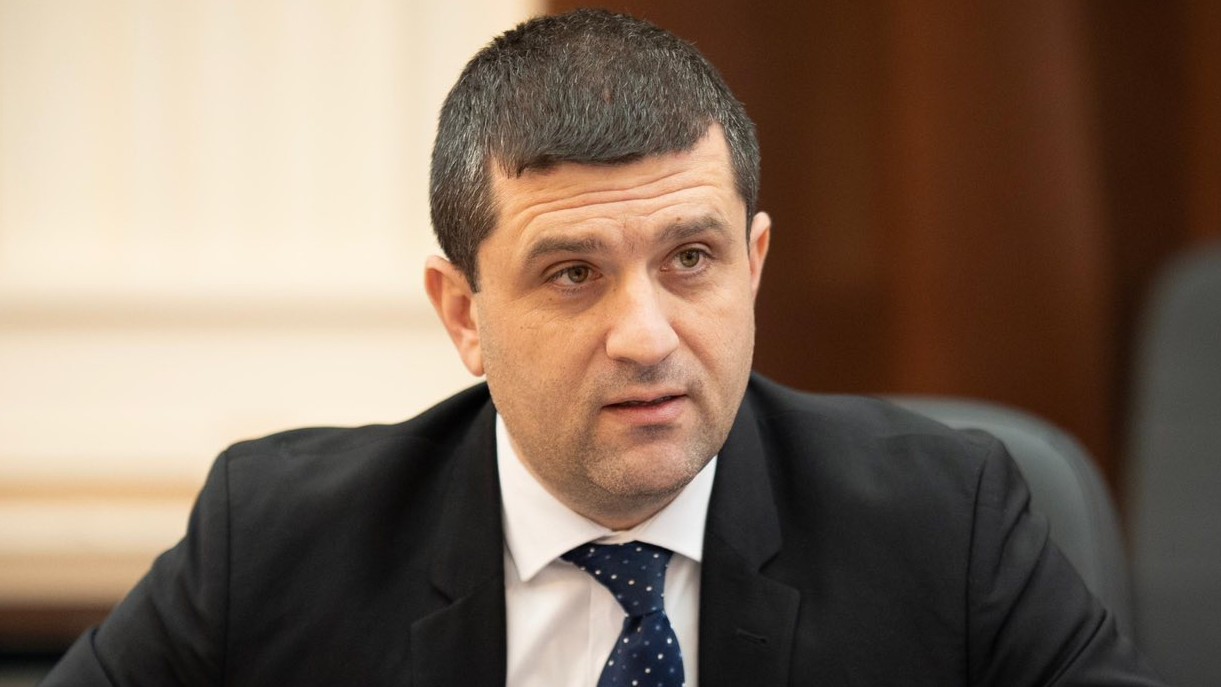 fostele-glorii-s-au-saturat-de-situatia-in-care-a-ajuns-steaua.-scrisoare-deschisa-pentru-ministrul-mapn