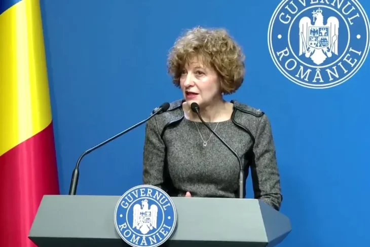oana-gheorghiu-ii-ironizeaza-pe-parlamentarii-carora-le-a-scris-cum-sa-voteze-la-motiune:-imi-cer-scuze-public