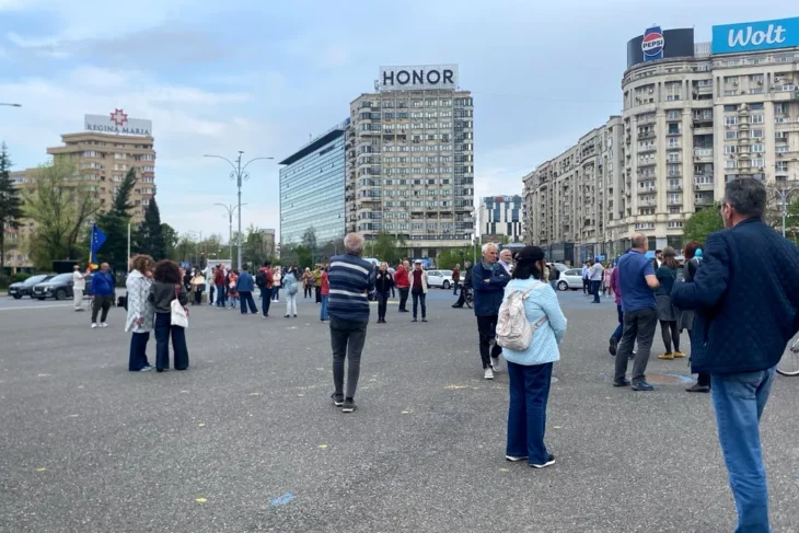 miting-pro-bolojan,-anuntat-duminica,-acasa-la-oradea-data-trecuta,-au-iesit-8-oameni-in-centrul-orasului.-la-bucuresti,-au-fost-cateva-zeci