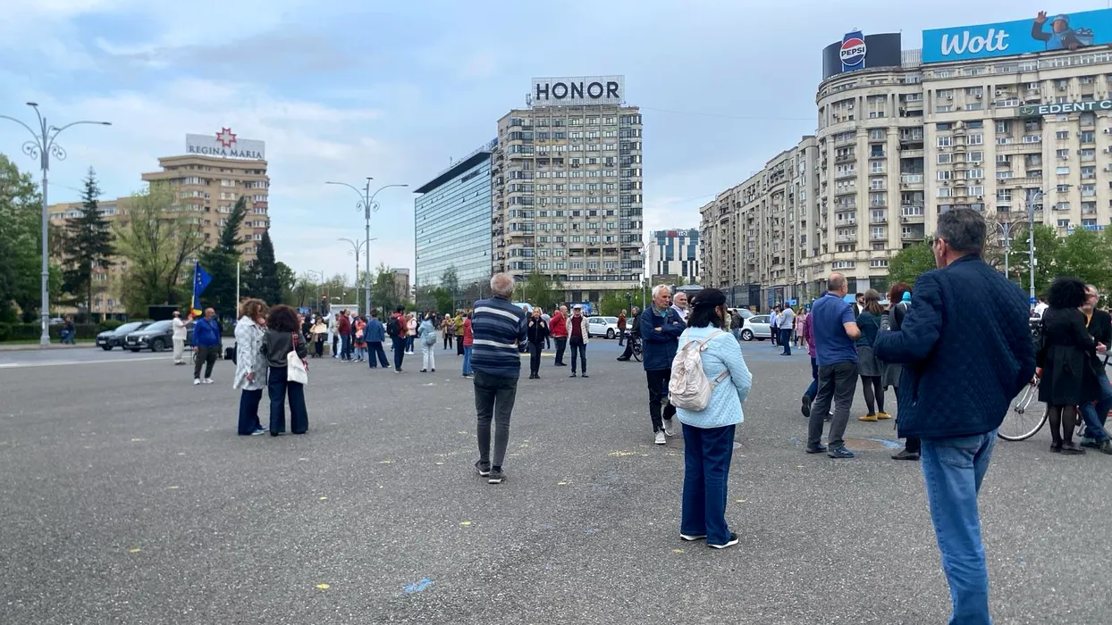miting-pro-bolojan,-anuntat-duminica,-acasa-la-oradea-data-trecuta,-au-iesit-8-oameni-in-centrul-orasului.-la-bucuresti,-au-fost-cateva-zeci