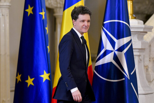 nicusor-dan-merge-la-erevan-pentru-reuniunea-comunitatii-politice-europene.-temele-majore-de-pe-agenda-summitului