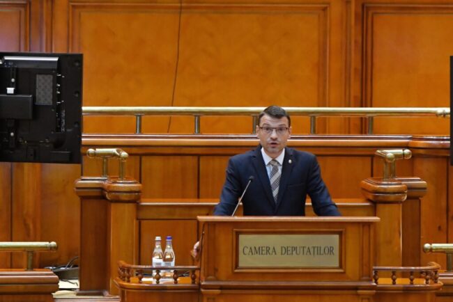 bogdan-rodeanu,-deputat-usr,-avertizeaza-asupra-efectelor-motiunii-psd-aur