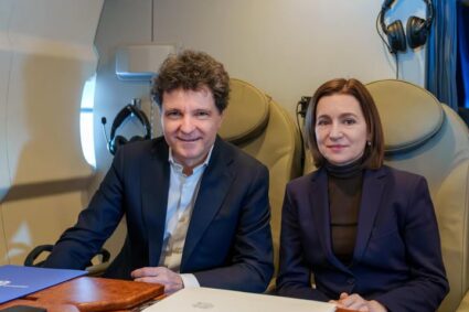 nicusor-dan,-alaturi-de-maia-sandu-in-drum-spre-reuniunea-comunitatii-politice-europene-de-la-erevan