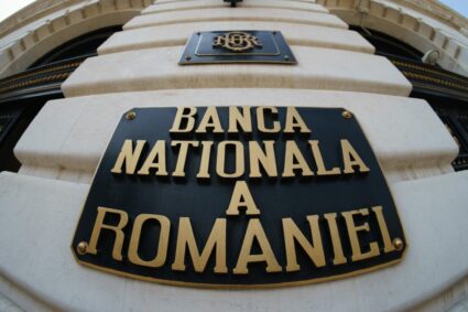 cu-o-zi-inainte-de-motiunea-de-cenzura-leul-isi-continua-deprecierea.-la-cat-este-cotata-azi-moneda-nationala-de-bnr