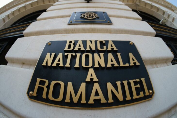 cu-o-zi-inainte-de-motiunea-de-cenzura-leul-isi-continua-deprecierea.-la-cat-este-cotata-azi-moneda-nationala-de-bnr