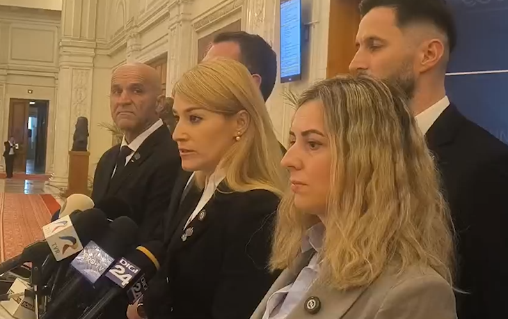 bolojan-a-ajuns-sa-fie-sustinut-de-cei-pe-care-ii-considera-extremisti.-parlamentarii-unit-nu-voteaza-motiunea-de-cenzura-initiata-de-psd-si-aur