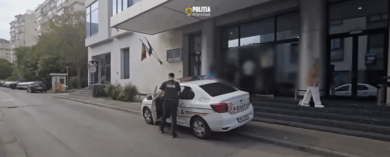 politistii-au-retinut-doi-tineri-care-dansau-pe-morminte,-in-cimitirul-bellu.-este-vorba-de-o-femeie-de-24-de-ani-si-un-adolescent-de-19-ani