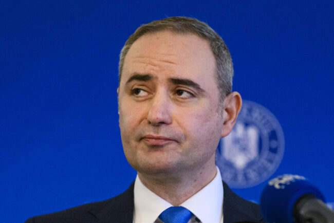 reactia-ministrului-finantelor-la-explozia-cursului-euro.-instabilitatea-politica-impinge-leul-la-minim-istoric