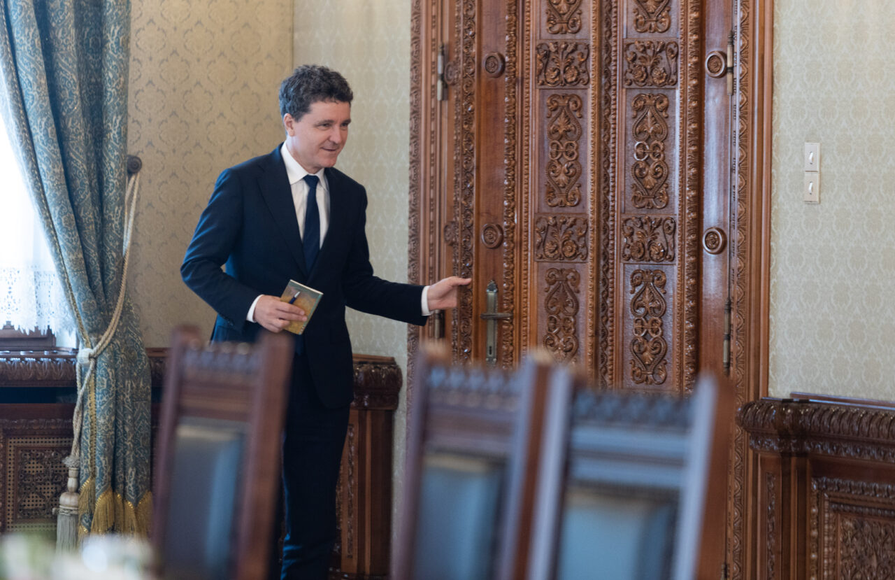 consultari-la-cotroceni:-nicusor-dan-incepe-de-astazi-negocierile-informale-cu-liderii-partidelor-care-au-fost-la-guvernare-–-surse