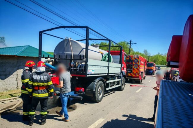 incendiu-puternic-la-o-gradina-zoo-din-suceava.-au-murit-un-ligru-si-un-fazan