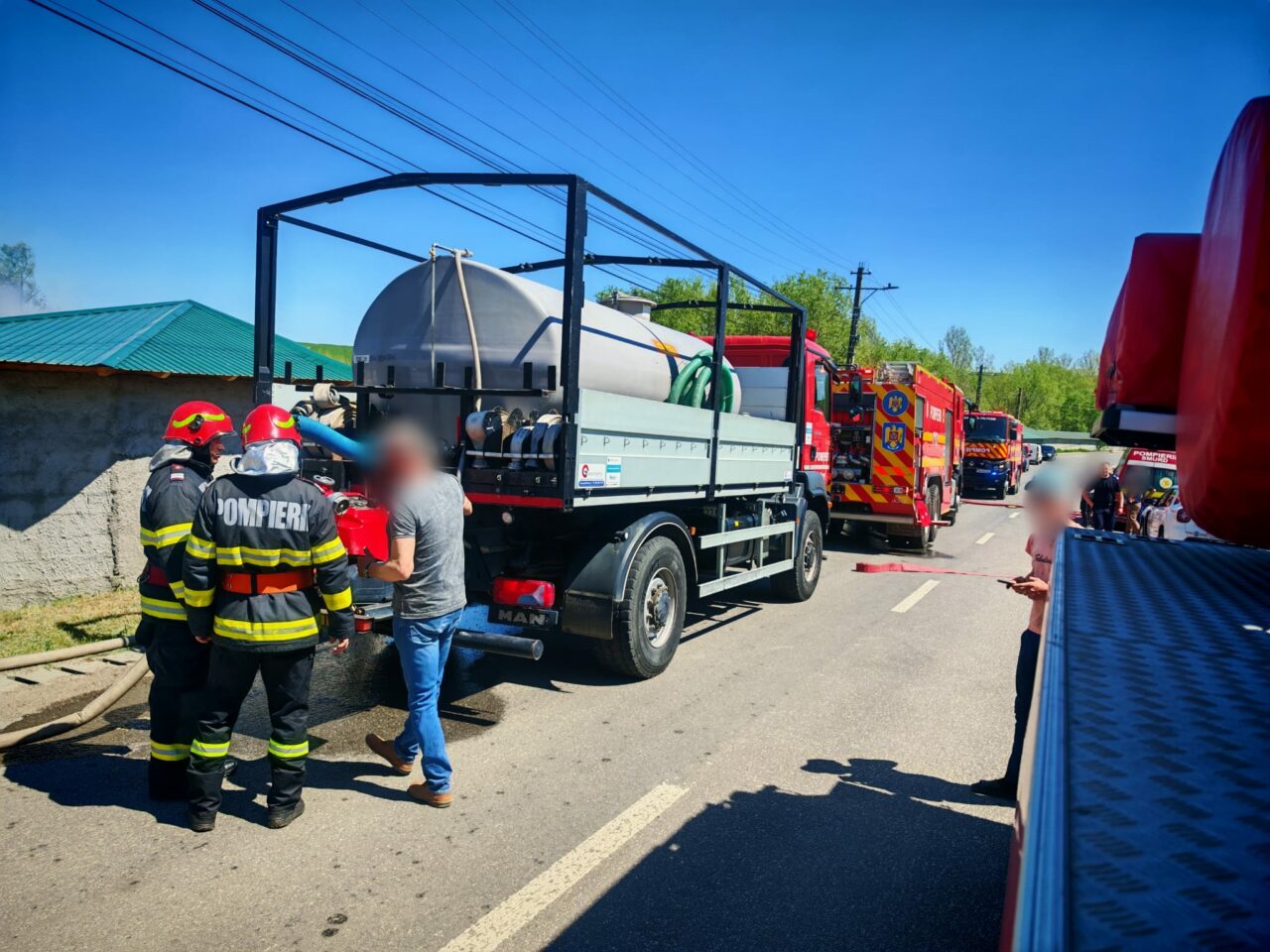 incendiu-puternic-la-o-gradina-zoo-din-suceava.-au-murit-un-ligru-si-un-fazan
