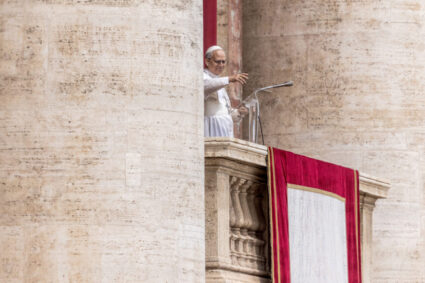 papa-leon-va-inaugura-turnul-sagrada-familia-din-barcelona-si-se-va-intalni-cu-migrantii-in-timpul-vizitei-sale-in-spania,-in-iunie