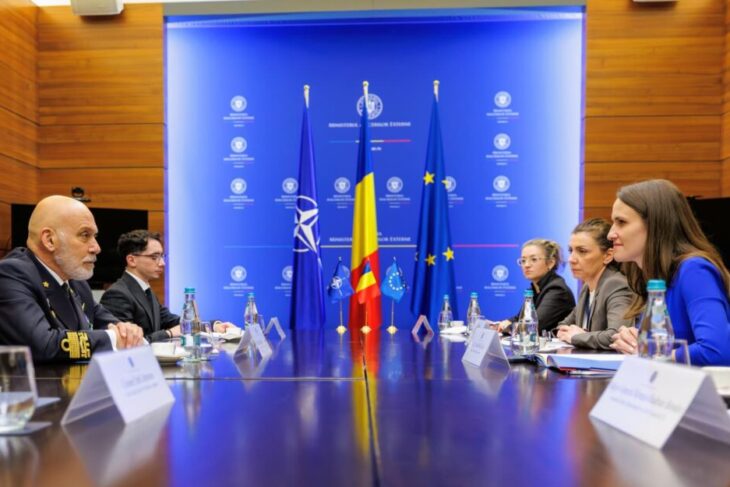 oana-toiu-si-seful-comitetului-militar-nato,-discutii-la-bucuresti-despre-securitatea-marii-negre-si-amenintarile-cu-drone