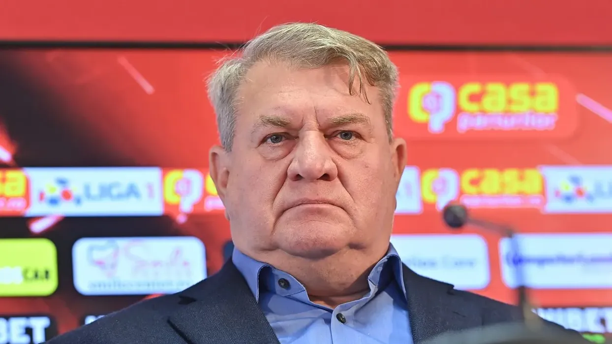iuliu-muresan,-scandal-dupa-cfr-cluj-–-universitatea-craiova-0-0-arbitrul-var,-acuzat-pe-fata:-a-fost-birsan.-o-vrajeala-de-ofsaid!