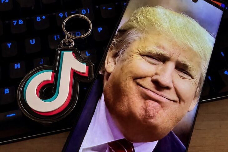tiktok-l-ar-fi-facut-presedinte-pe-trump-in-2024,-sustine-o-ancheta-care-arata-cum-algoritmul-a-favorizat-mai-mult-continut-maga
