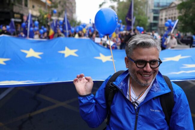 protestatarul-de-serviciu-al-usr,-acum-si-de-ziua-europeana